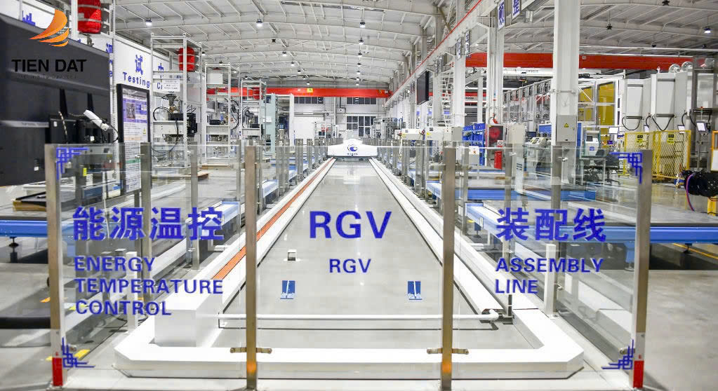 Dây chuyền tự động trong nhà máy sản xuất chiller làm mát nước Tongfei